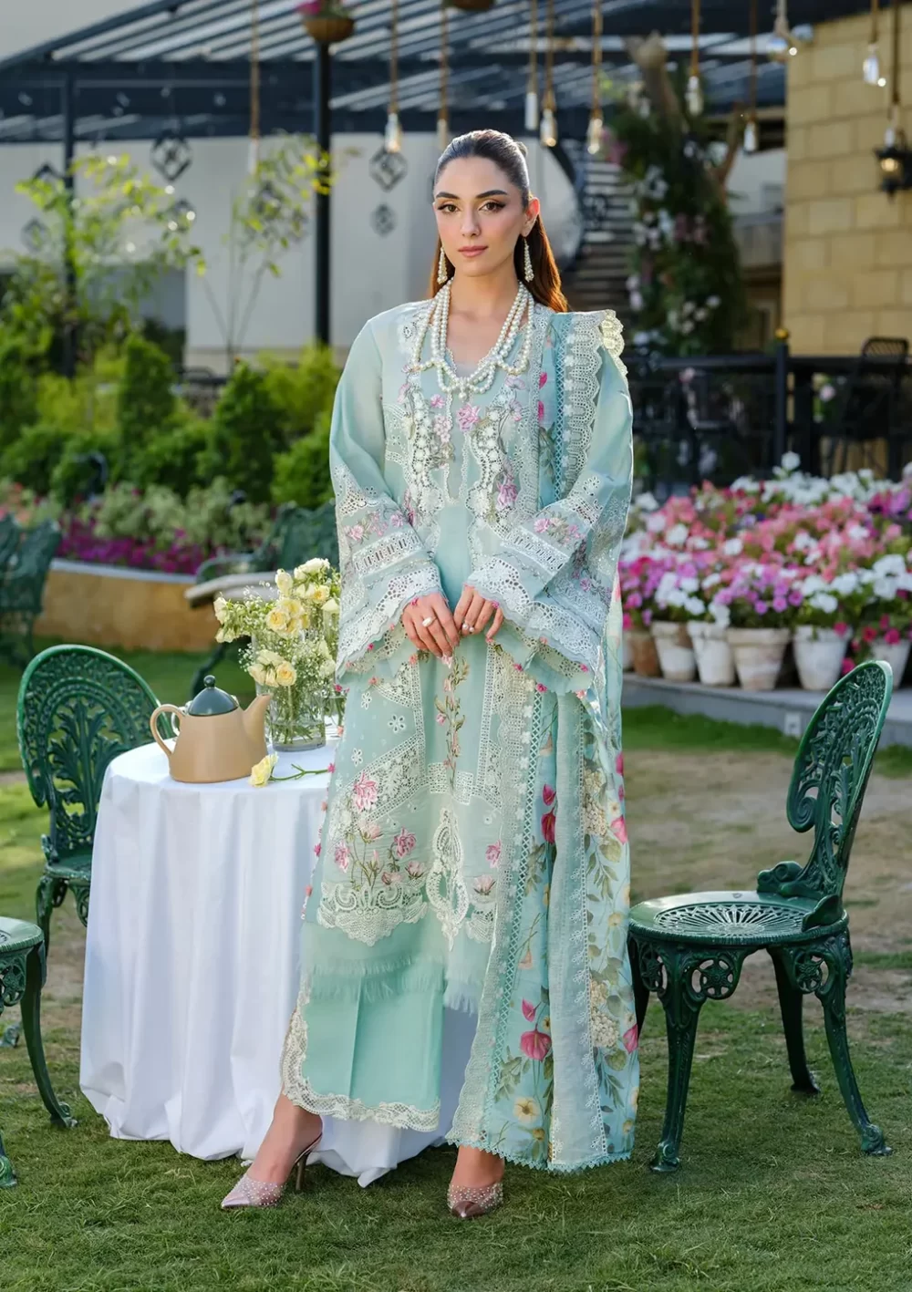 Elaf Premium Luxury Lawn Collection 2025 | ELH-2B ZOYA, 3-piece Pakistani designer lawn suits in the UK- Zee Collections. FRONT