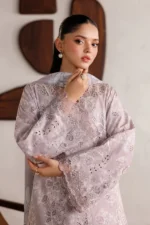Iznik Embroidered Lawn Suit IBE-07 lilac Pakistani lawn suit with chiffon dupatta and organza embroidery, sleeves closeup